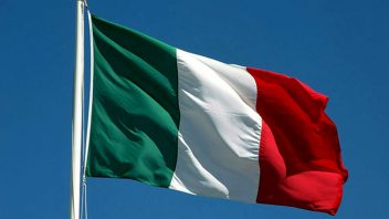 TRICOLORE: SIMBOLO DELL’UNITA’ DI QUESTO PAESE