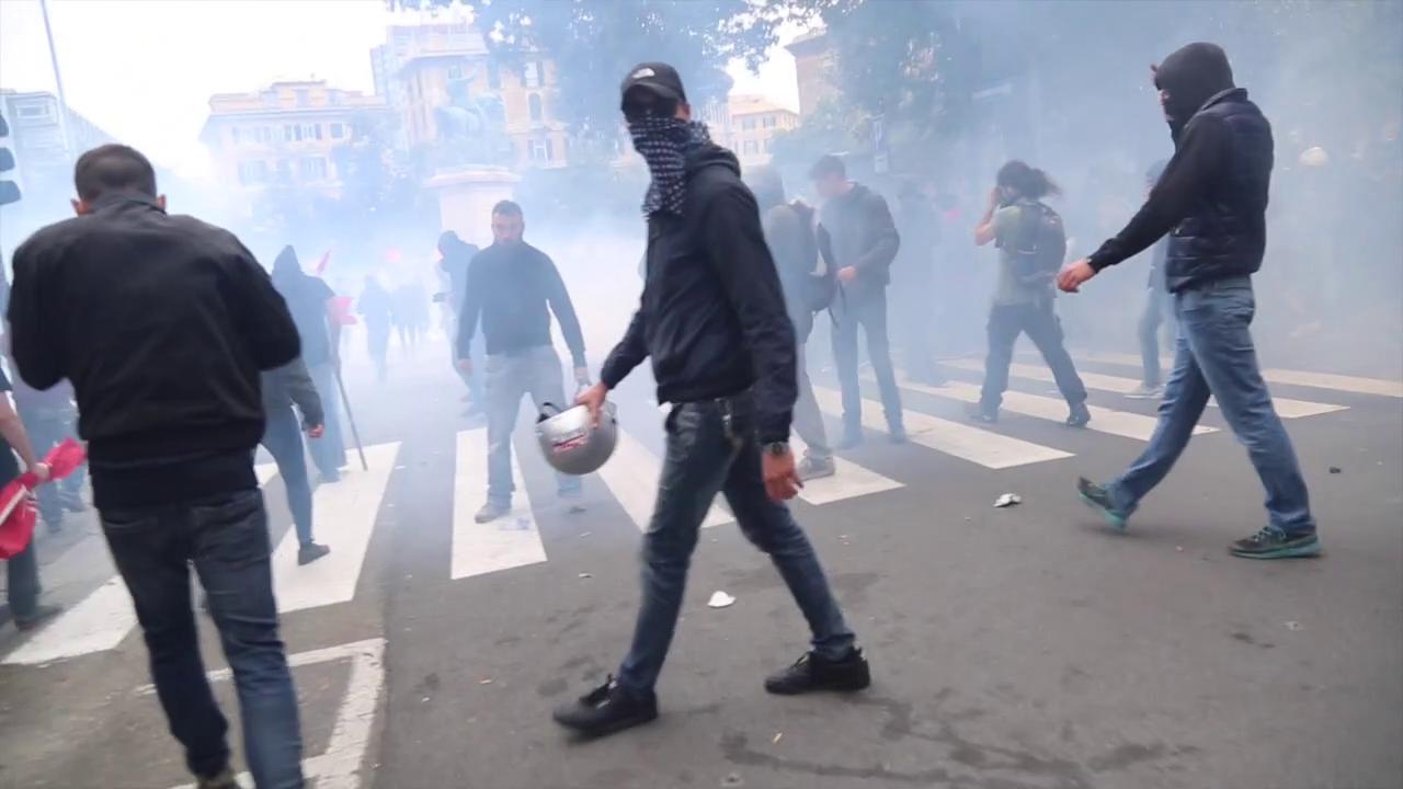 SCONTRI GENOVA: ANFP, VICINI A GIORNALISTA E COLLEGHI FERITI, ORA BASTA ESTREMISMI