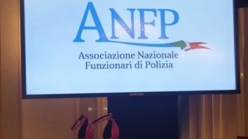 VIOLENZA DONNE: IMPEGNO FUNZIONARI DI POLIZIA SULLA DIFESA DELLE DONNE