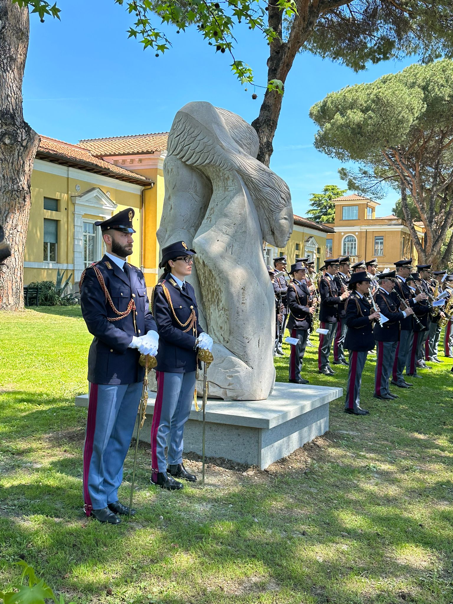 OSPEDALE SPALLANZANI INAUGURATO ANGELO MONUMENTALE